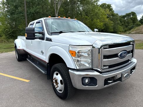 Used 2016 Ford F350 Lariat w/ Chrome Package image 3