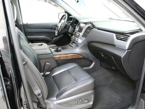 Used 2018 Chevrolet Tahoe LT w/ Luxury Package AWD/4WD image 27