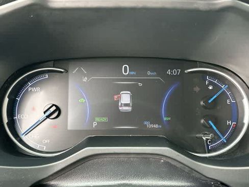 Used 2025 Toyota RAV4 LE AWD/4WD image 6