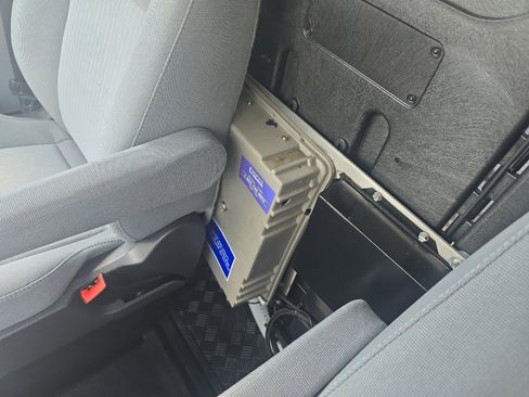 Used 2016 Ford Transit 250 Base image 27