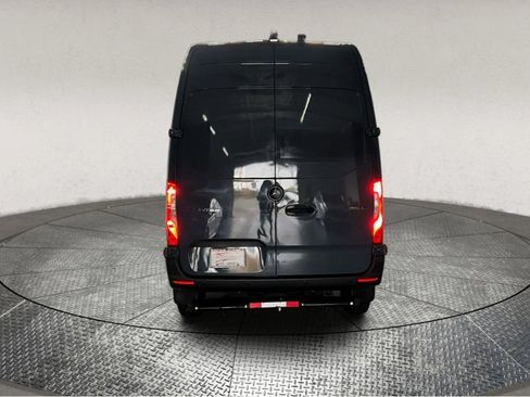 Used 2019 Mercedes-Benz Sprinter 144 image 7