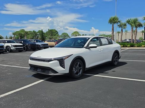 New 2026 Kia K4 FWD image 4