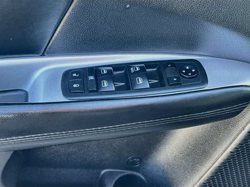 Used 2018 Dodge Journey SE FWD image 16