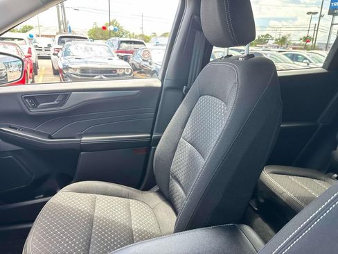 Used 2025 Ford Escape Active AWD/4WD image 16