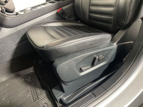 Used 2020 Ford Edge SEL image 11