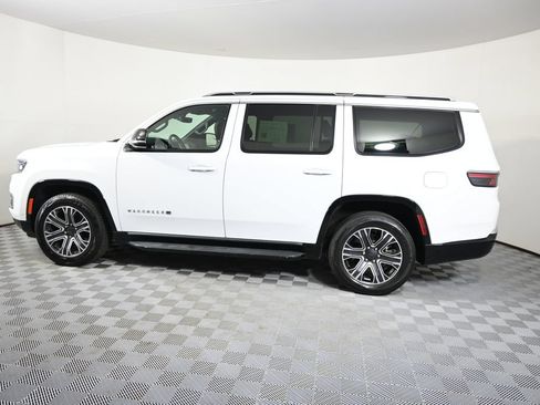 Used 2024 Jeep Wagoneer Series II AWD/4WD image 3