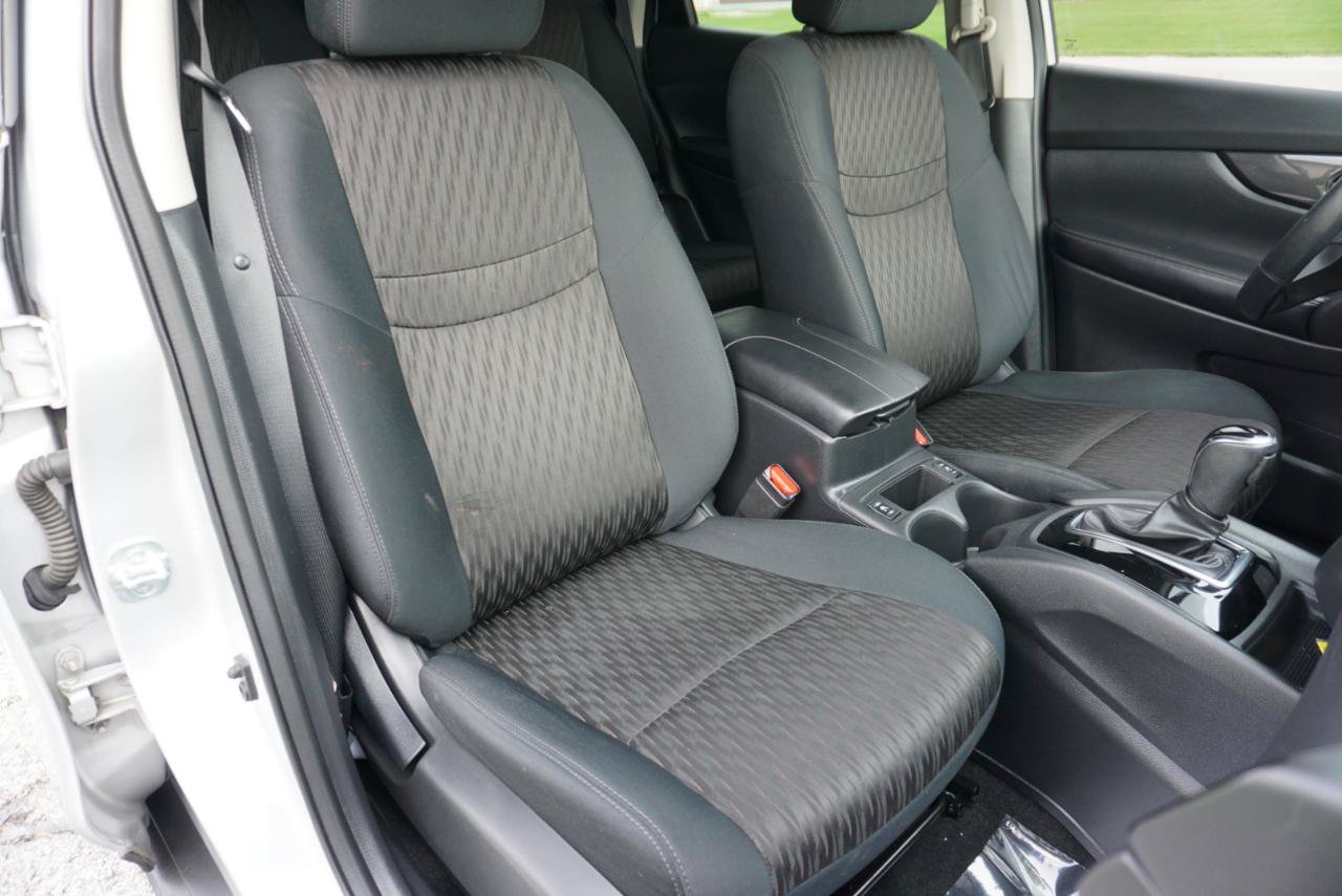 Used 2018 Nissan Rogue SV w/ Premium Package AWD/4WD image 26