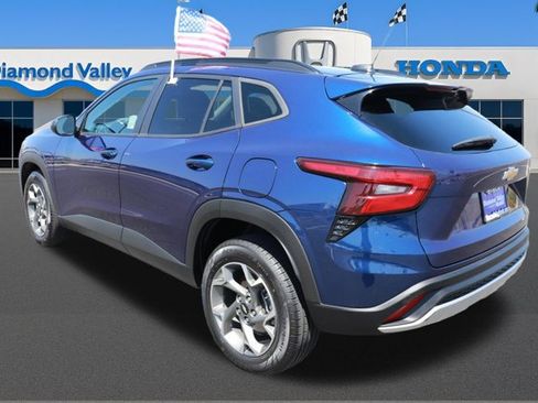 Used 2024 Chevrolet Trax LT FWD image 4