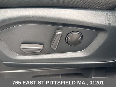 Used 2022 Ford Explorer XLT AWD/4WD image 13