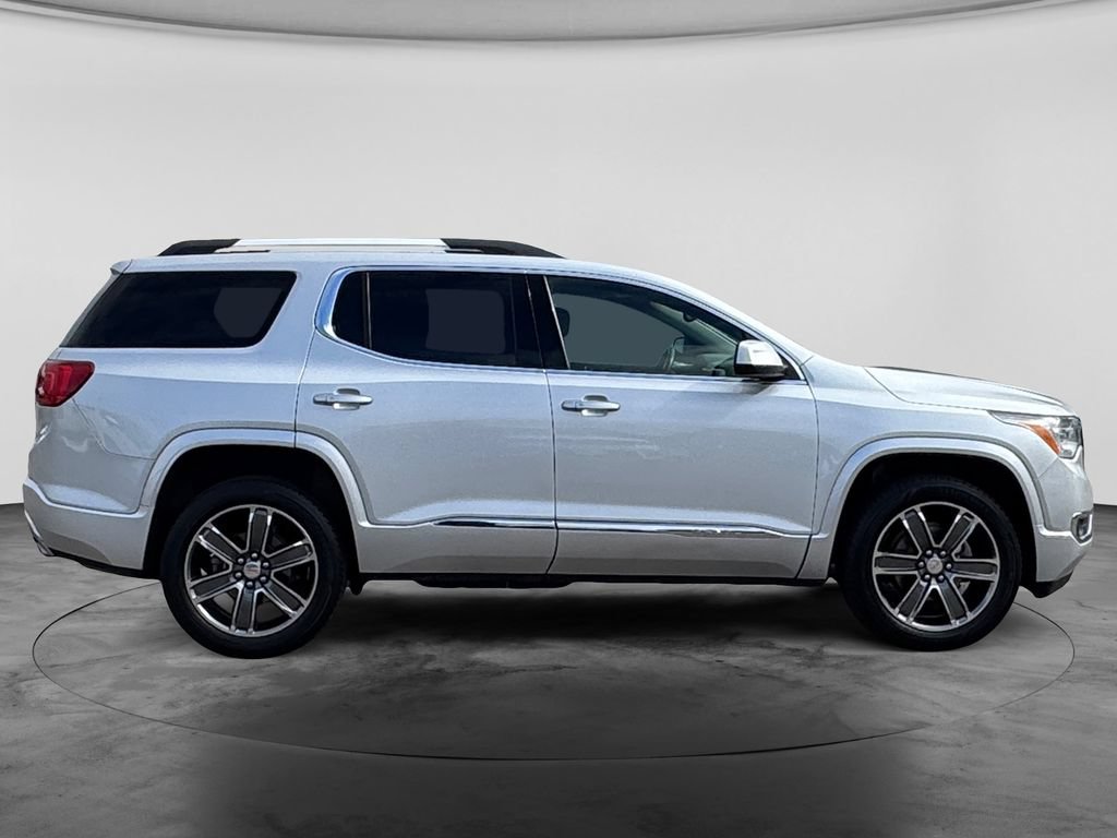 Used 2019 GMC Acadia Denali w/ Technology Package AWD/4WD image 11