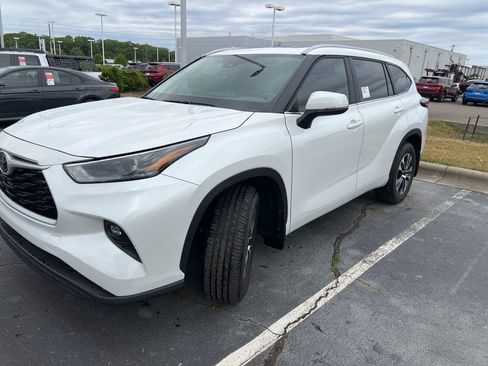 Used 2026 Toyota Highlander XLE AWD/4WD image 24