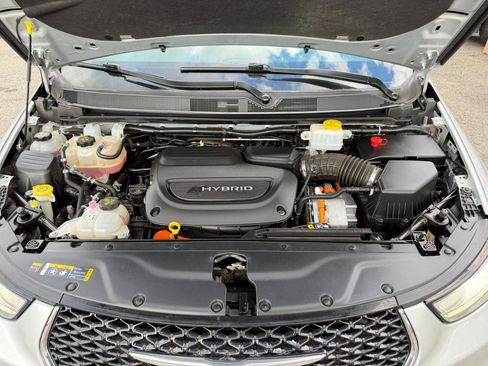 Used 2022 Chrysler Pacifica Touring-L FWD image 79