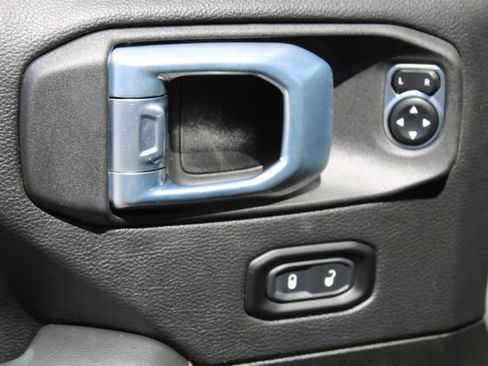 Used 2022 Jeep Gladiator Overland AWD/4WD image 17