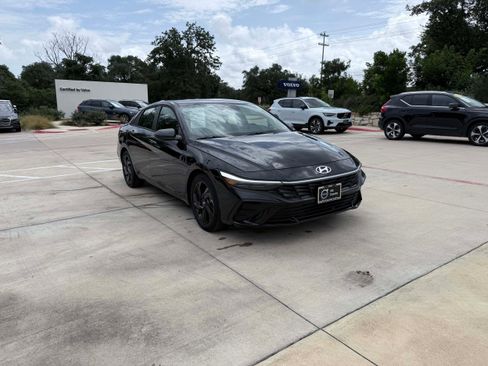 Used 2026 Hyundai Elantra Sport FWD image 7