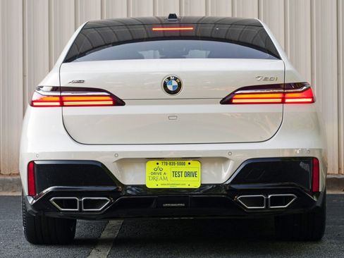Used 2023 BMW 760i xDrive AWD/4WD image 11