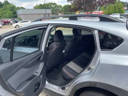 Used 2021 Subaru Crosstrek 2.0i Premium w/ Moonroof Package AWD/4WD image 9