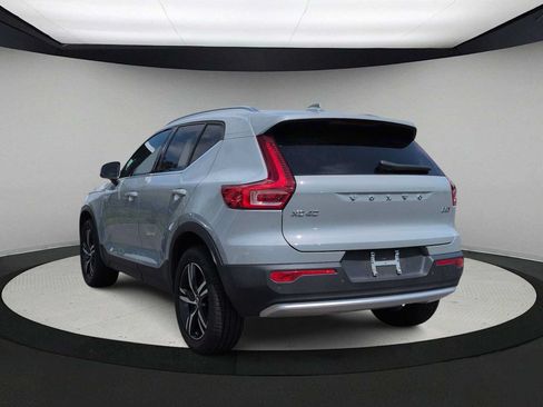 Used 2024 Volvo XC40 B5 Core AWD/4WD image 6