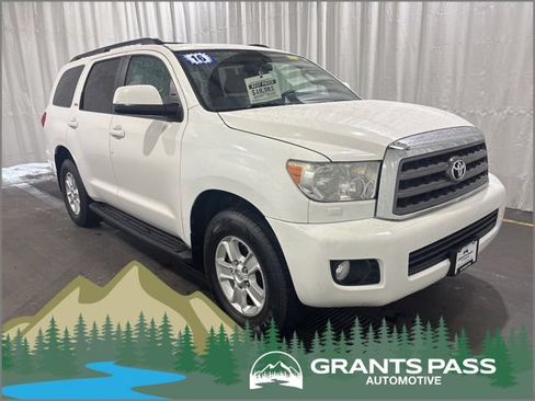 Used 2016 Toyota Sequoia SR5 AWD/4WD image 1