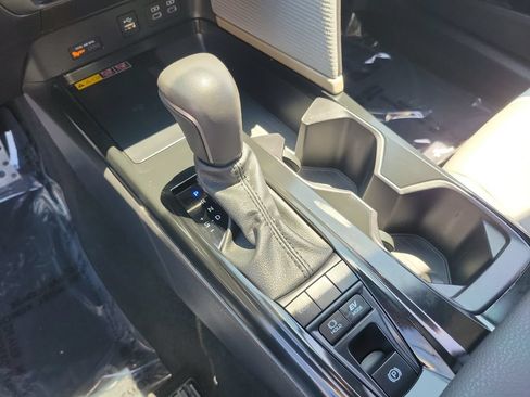 Used 2025 Toyota Camry SE w/ Convenience Package FWD image 30