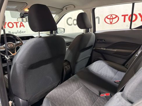 Used 2023 Nissan Kicks SV image 17