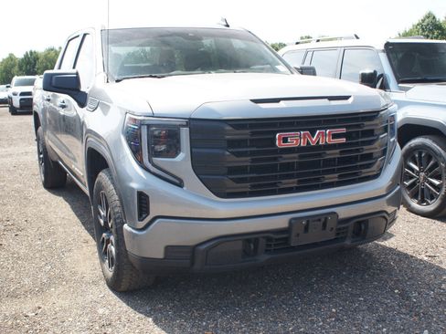 Used 2024 GMC Sierra 1500 Pro w/ Graphite Edition AWD/4WD image 3