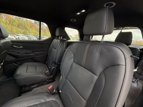 Used 2022 Chevrolet Traverse RS image 27