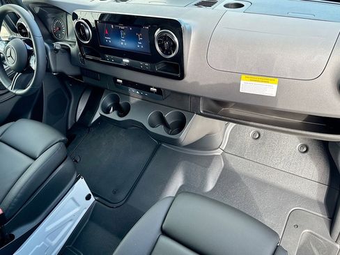 New 2026 Mercedes-Benz Sprinter 2500 image 24