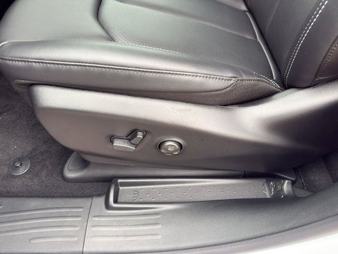 New 2026 Chrysler Pacifica Select FWD image 14