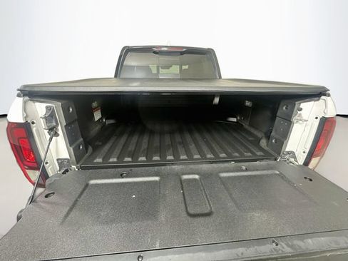 Used 2025 Honda Ridgeline Black Edition image 33