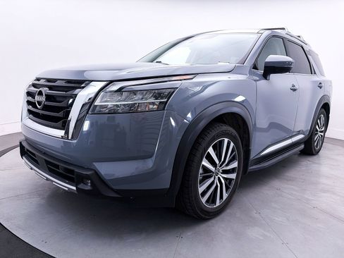 Used 2022 Nissan Pathfinder Platinum AWD/4WD image 13
