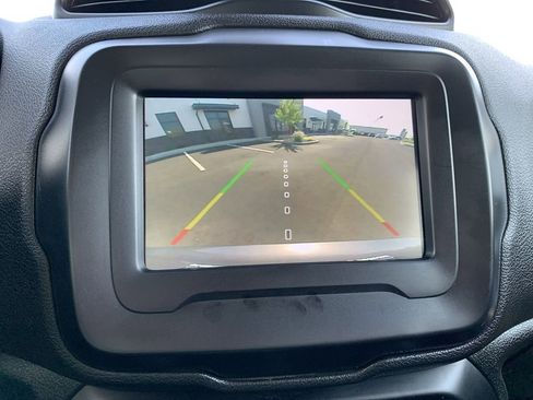 Used 2019 Jeep Renegade Latitude w/ Trailer Tow Group image 21