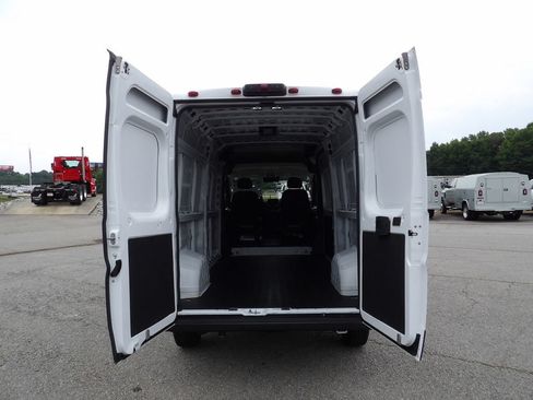 Used 2024 RAM ProMaster 2500 w/ Convenience Group FWD image 39