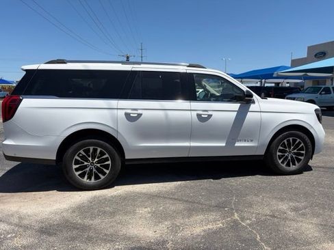 Used 2025 Ford Expedition Max Platinum AWD/4WD image 9