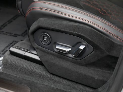 Used 2024 Lamborghini Urus Performante image 31