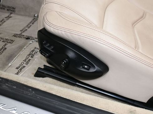 Used 2015 Maserati GranTurismo Convertible image 12