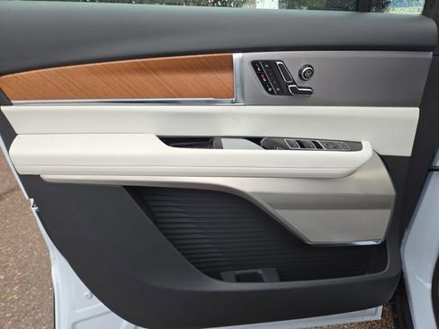 New 2026 Cadillac Vistiq Luxury image 14