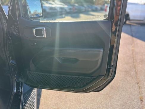 Used 2021 Jeep Gladiator Overland w/ Popular Equipment Package image 14