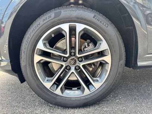 Certified 2025 Audi Q5 Premium w/ Convenience Package AWD/4WD image 12