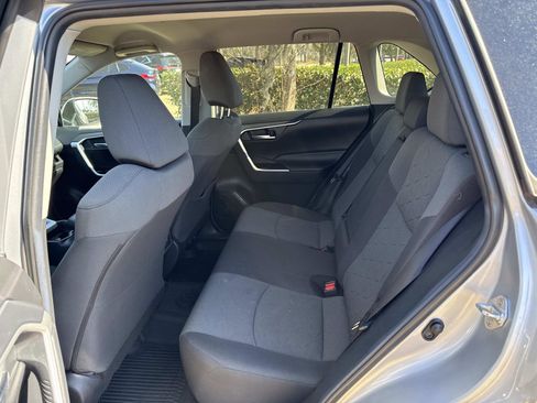 Used 2020 Toyota RAV4 XLE image 14