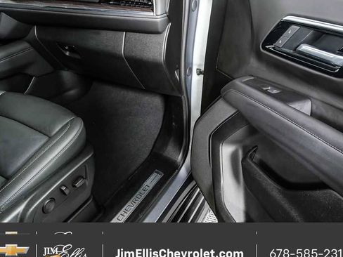 Used 2025 Chevrolet Tahoe LT image 24