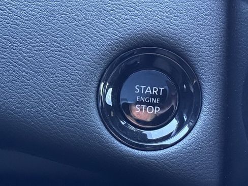 Used 2025 Nissan Armada SL w/ Captain's Chari Seat Package image 34