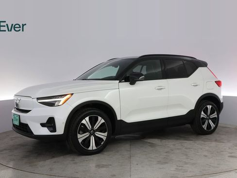 Used 2023 Volvo XC40 Recharge Plus AWD/4WD image 18