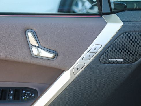 Used 2025 BMW iX xDrive50 w/ Sport Package image 19