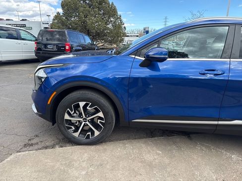 Used 2023 Kia Sportage EX image 32
