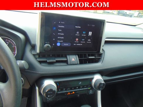 Used 2025 Toyota RAV4 XLE image 18