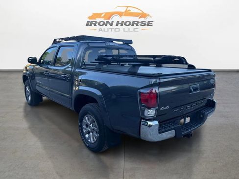 Used 2017 Toyota Tacoma SR5 w/ Tow Package AWD/4WD image 7