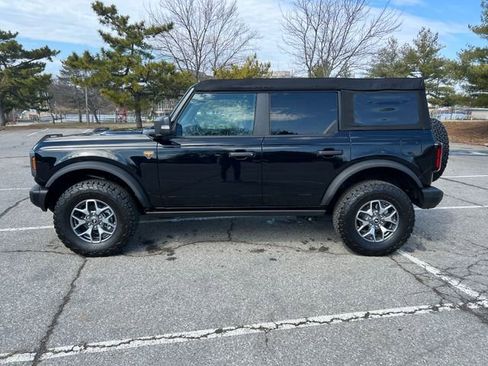 Used 2025 Ford Bronco Badlands image 6