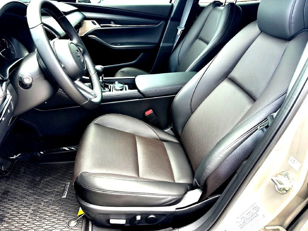 New 2026 MAZDA MAZDA3 2.5 S Hatchback w/ Premium Pkg FWD image 11