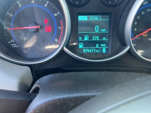 Used 2015 Chevrolet Cruze L image 8