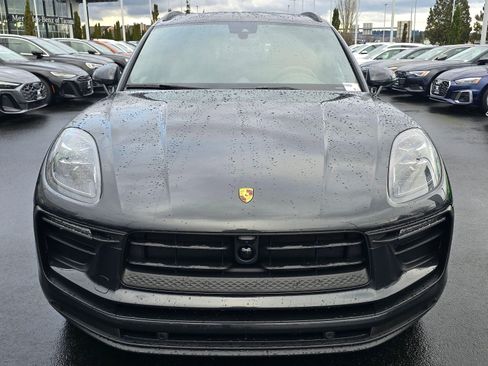 Used 2025 Porsche Macan AWD/4WD image 8
